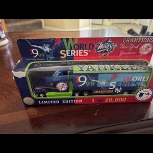 MLB Limited Edition New York Yankees 1999 World Series Champions Truck